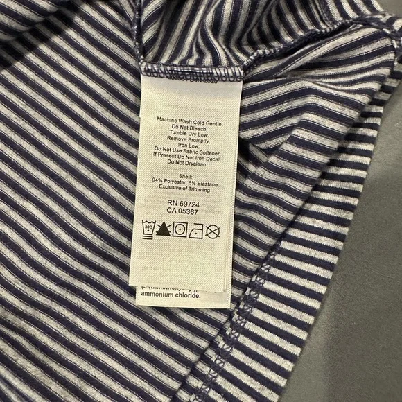 Columbia women’s half zip striped to. UW University of Washington. - Picture 3 of 8